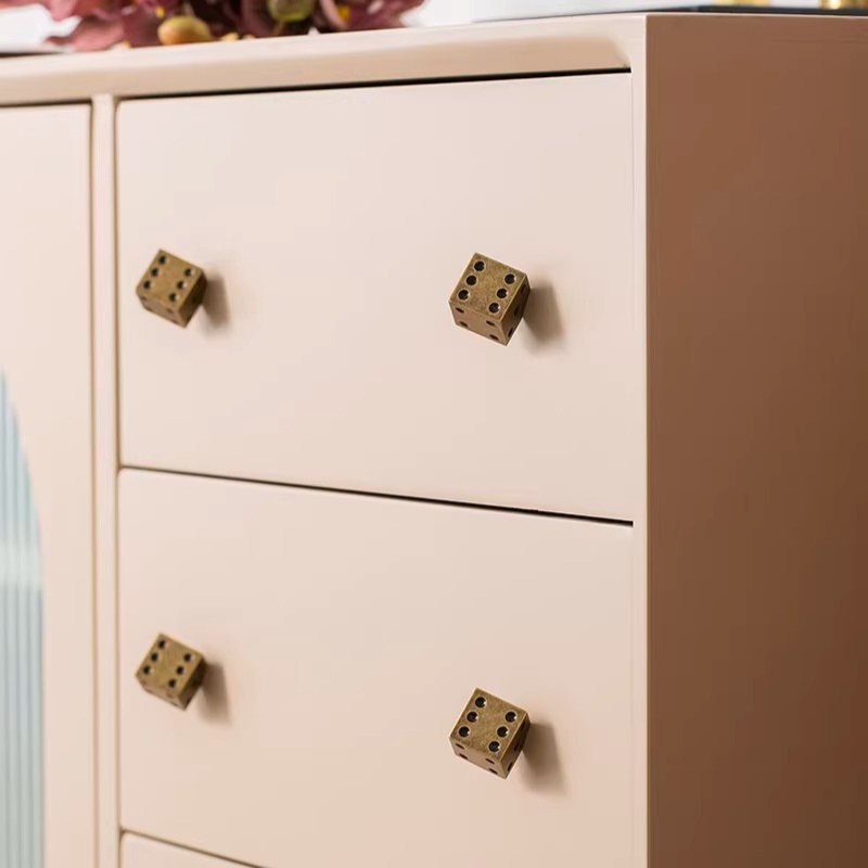 ソリッドメタルレトロプルハンドルアンティーク真鍮キャビネット - Retro Gaming Cabinet のレビューと価格