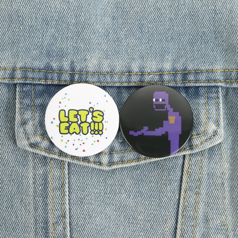ホラーゲームの反派キャラクターのピンバッジ、紫のブローチ、「 - Retro Gaming Gifts のレビューと価格