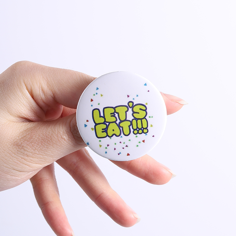 ホラーゲームの反派キャラクターのピンバッジ、紫のブローチ、「 - Retro Gaming Gifts のレビューと価格